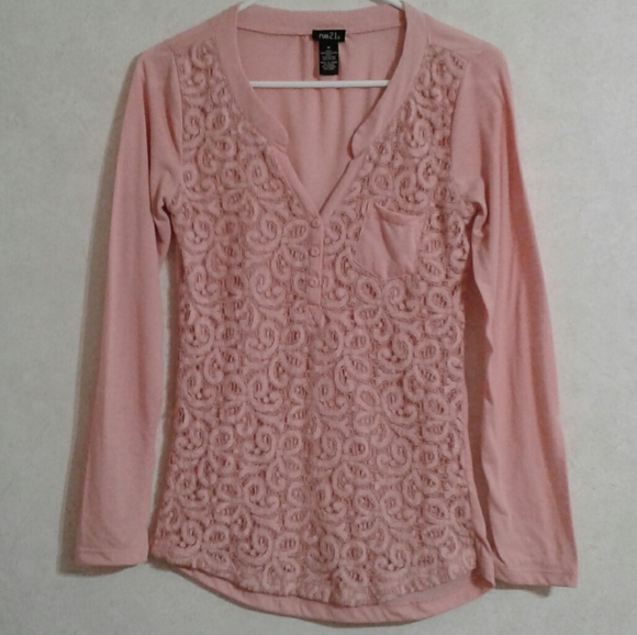 Tops - WOMEN'S SZ M L/S LACE FRONT TOP